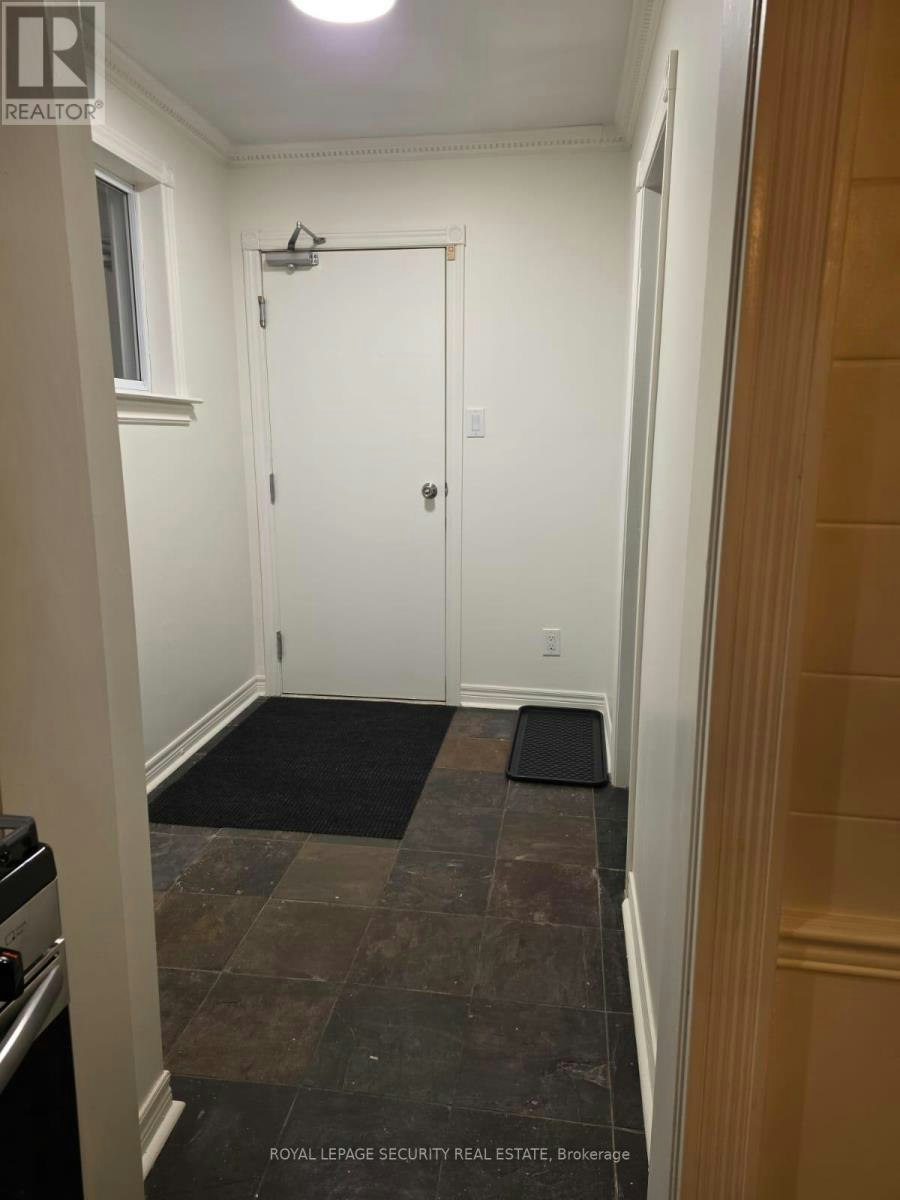 MAIN FLOOR-380 Crawford Street, Toronto, ON, M6J 2V9 - 11