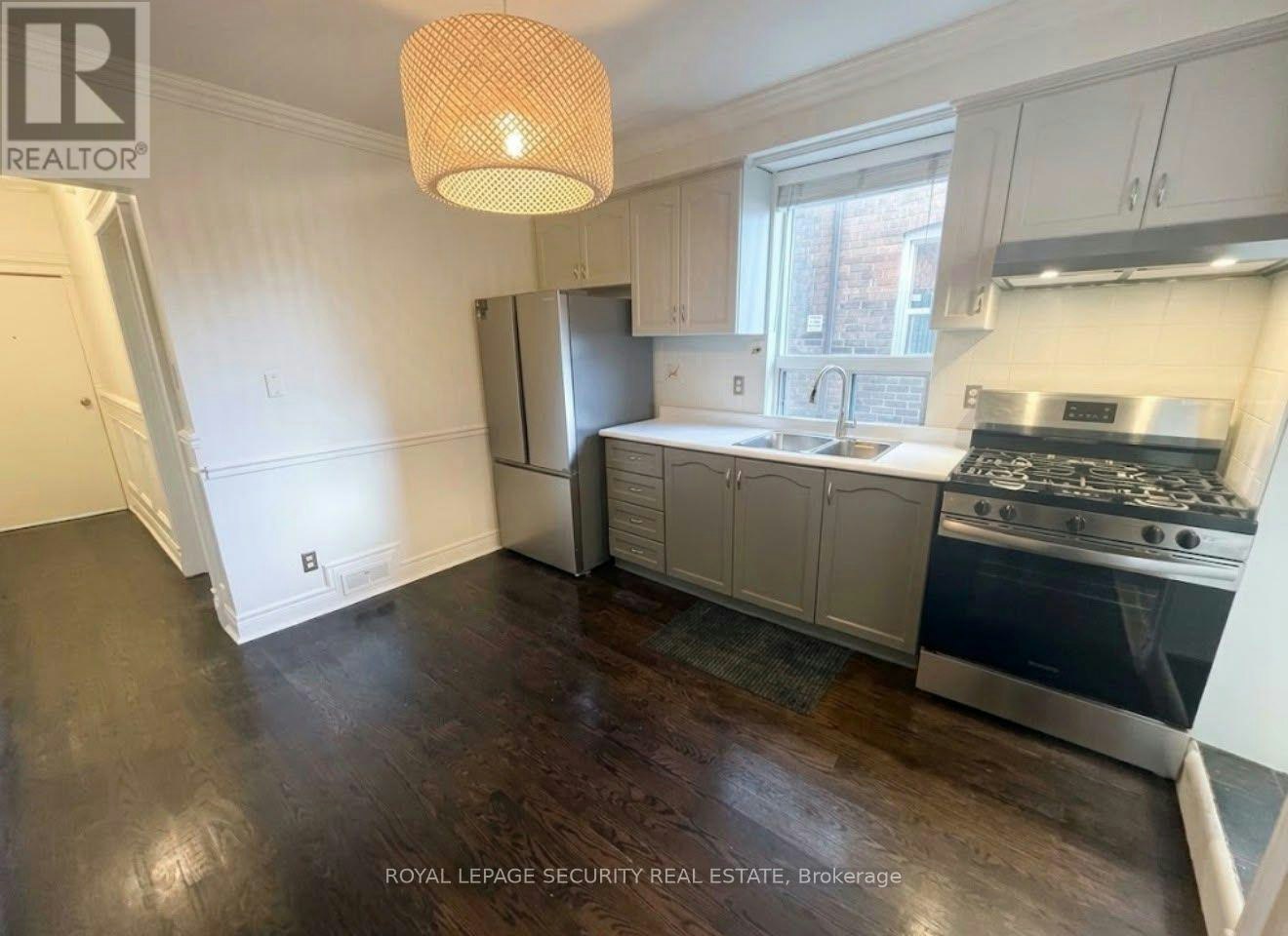 MAIN FLOOR-380 Crawford Street, Toronto, ON, M6J 2V9 - 4
