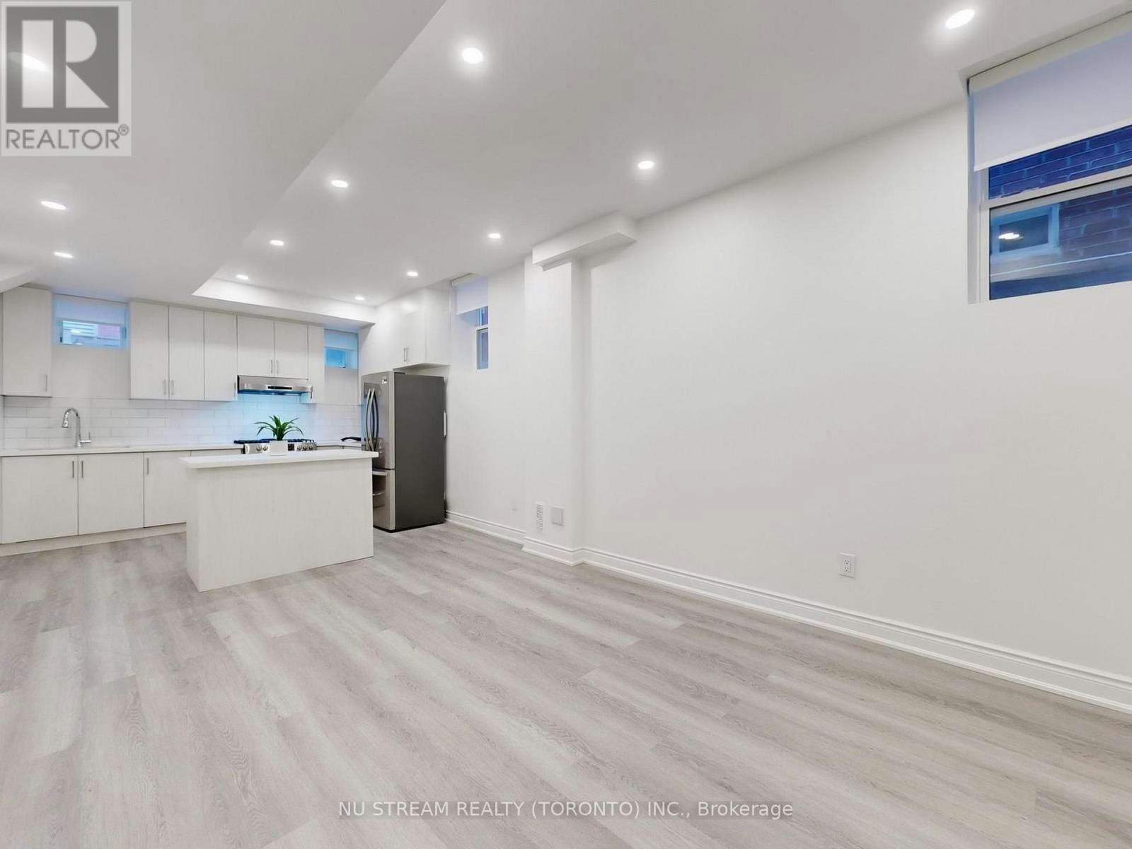 18 Wellman Drive, Richmond Hill, ON, L4E 1G1 - 9
