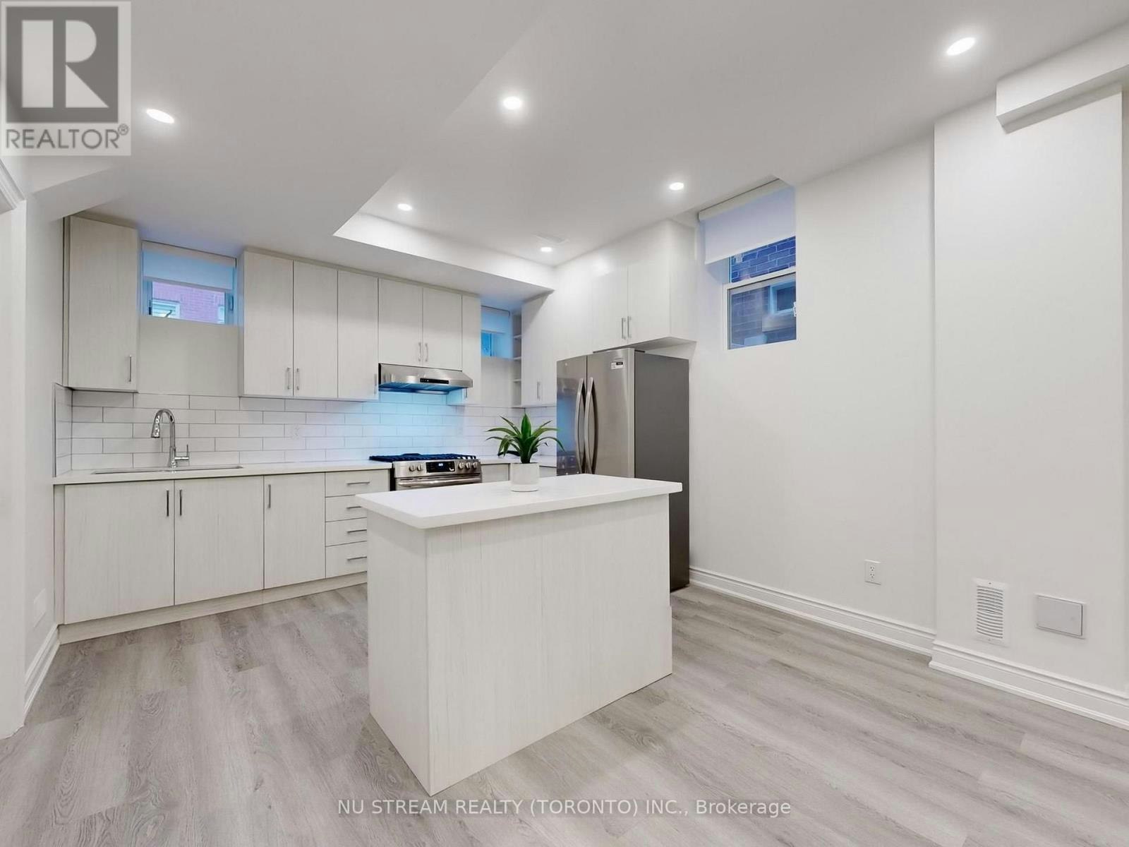 18 Wellman Drive, Richmond Hill, ON, L4E 1G1 - 16