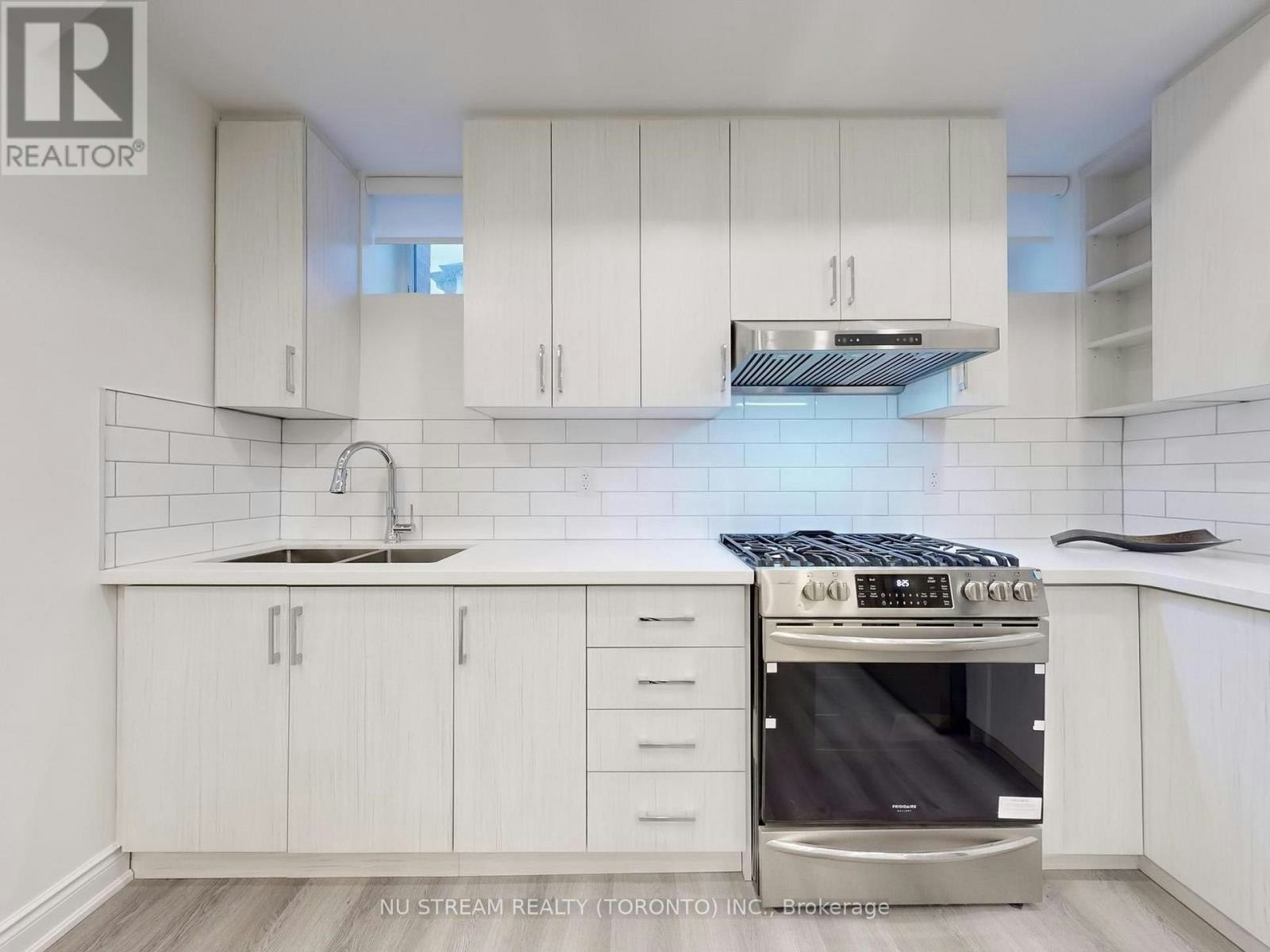 18 Wellman Drive, Richmond Hill, ON, L4E 1G1 - 17