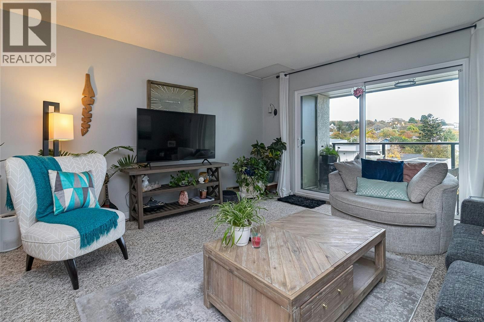 404-2757 Quadra Street, Victoria, BC, V8T 4E5