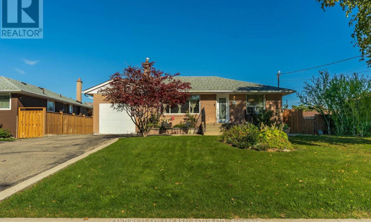 24 Aura Lea Boulevard