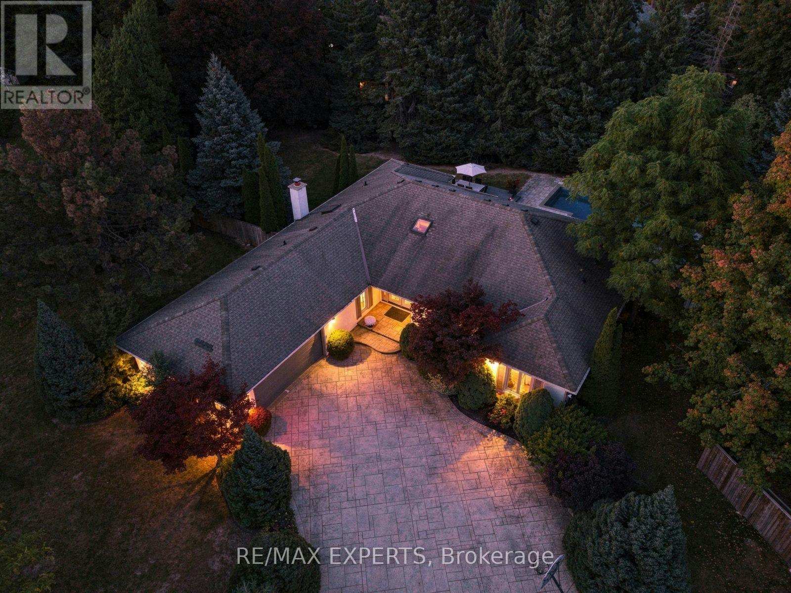 8 Fendley Court, Brampton, ON, L6Z 3H9