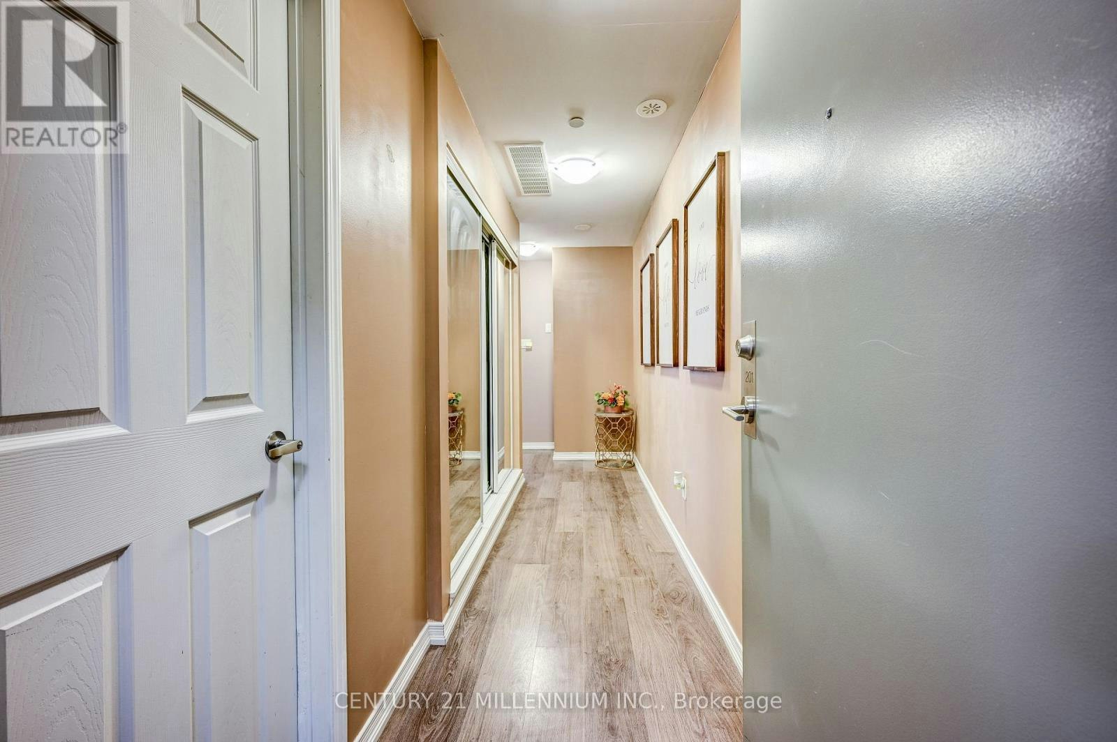 201-50 Sky Harbour Drive, Brampton, ON, L6Y 6B8 - 6