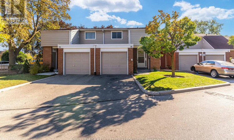 215 Mississauga Valley Boulevard