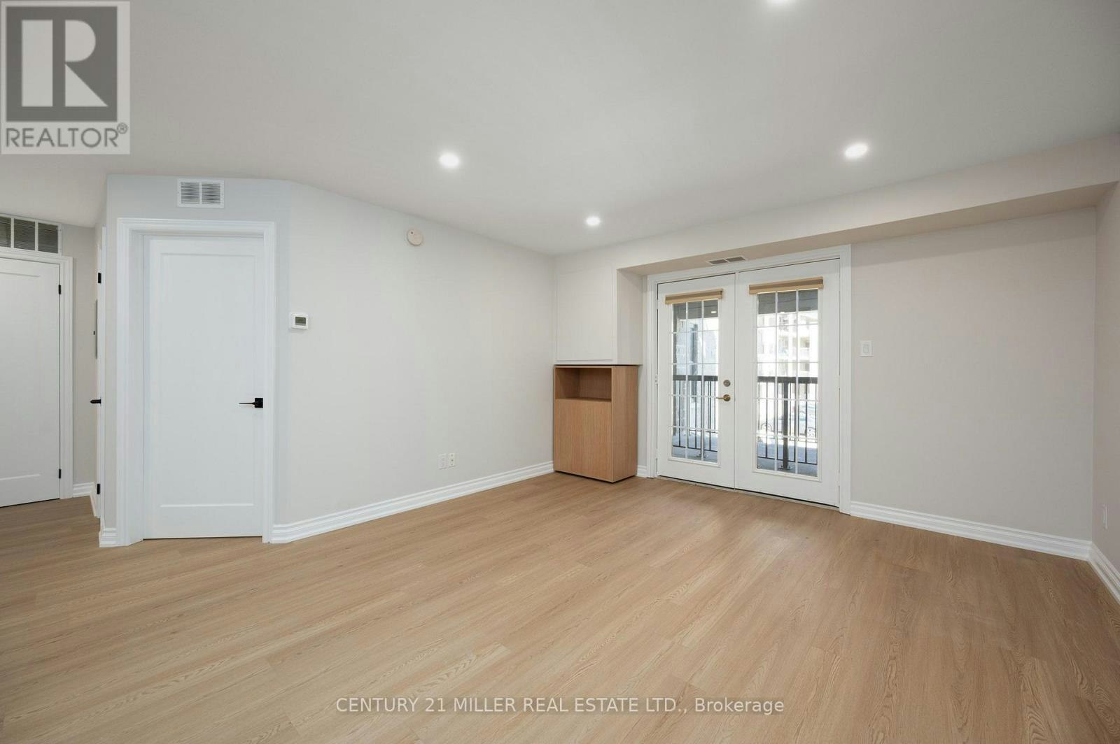 206-1451 Walkers Line, Burlington, ON, L7M 4P1 3