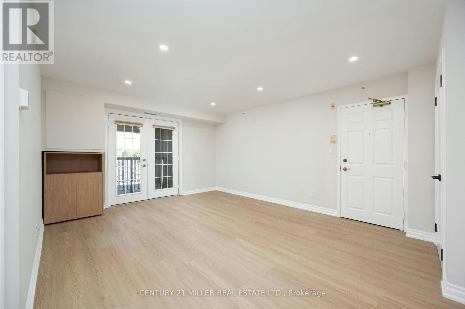 206-1451 Walkers Line, Burlington, ON, L7M 4P1 2