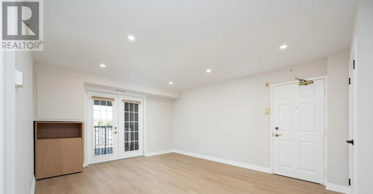 206-1451 Walkers Line, Burlington, ON, L7M 4P1 - 2