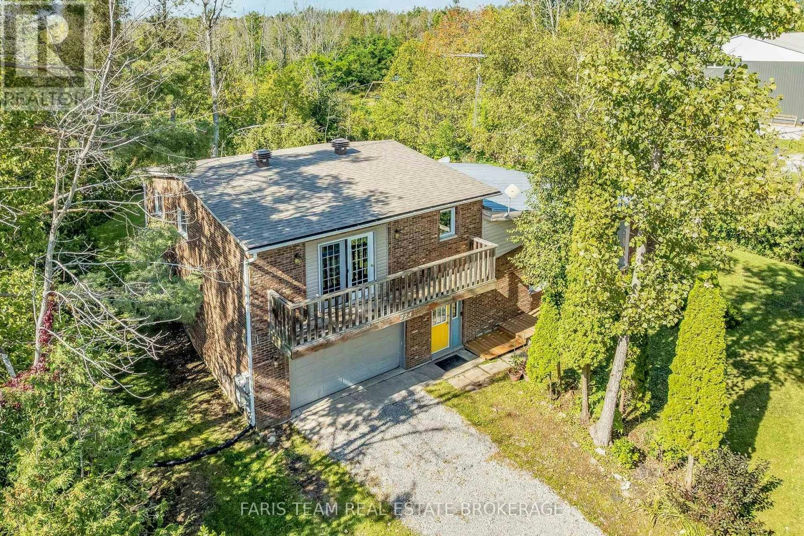 224 Lakeshore Road W, Oro-Medonte, ON, L0L 2E0