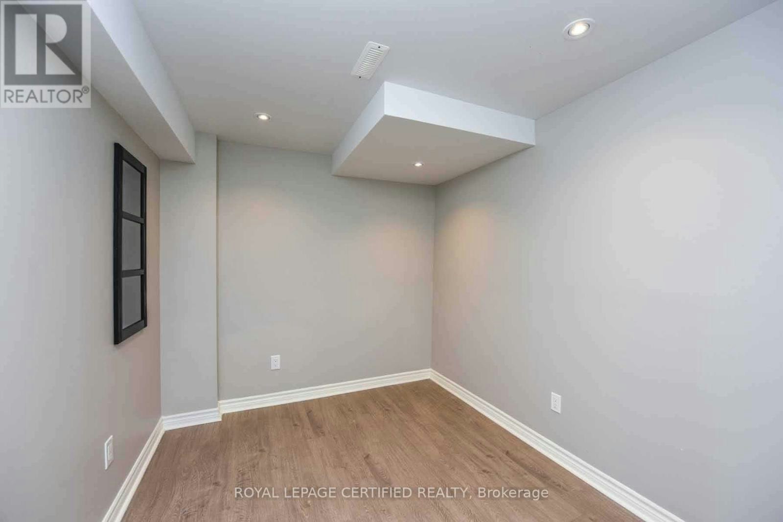 BSMT-3498 Bala Drive, Mississauga, ON, L5M 7N3 - 11