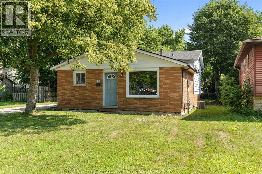 105 Kim Court, Essex, ON, N8M 2Z8