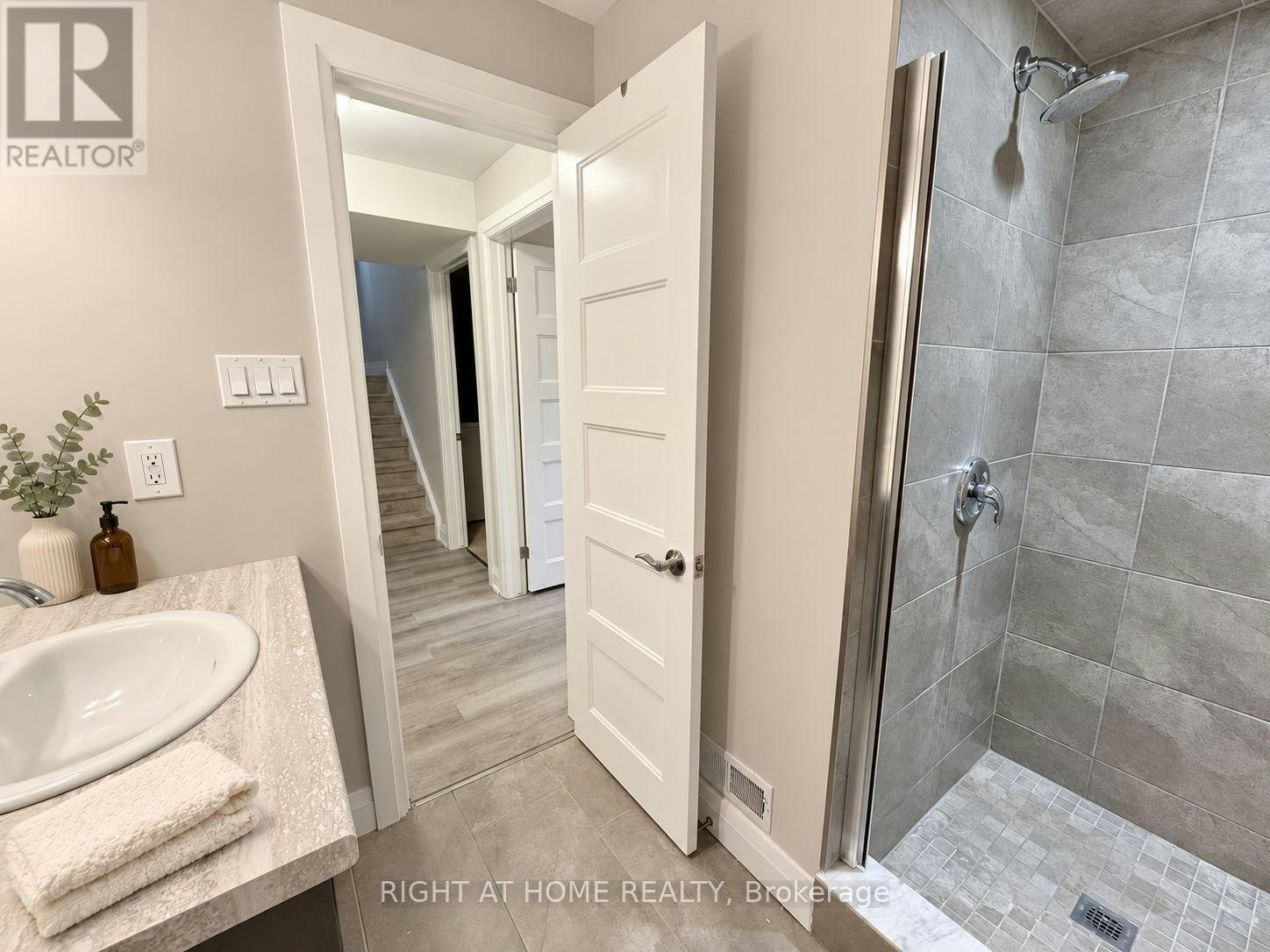 245 Callaway Road, London, ON, N6G 0N8 - 17