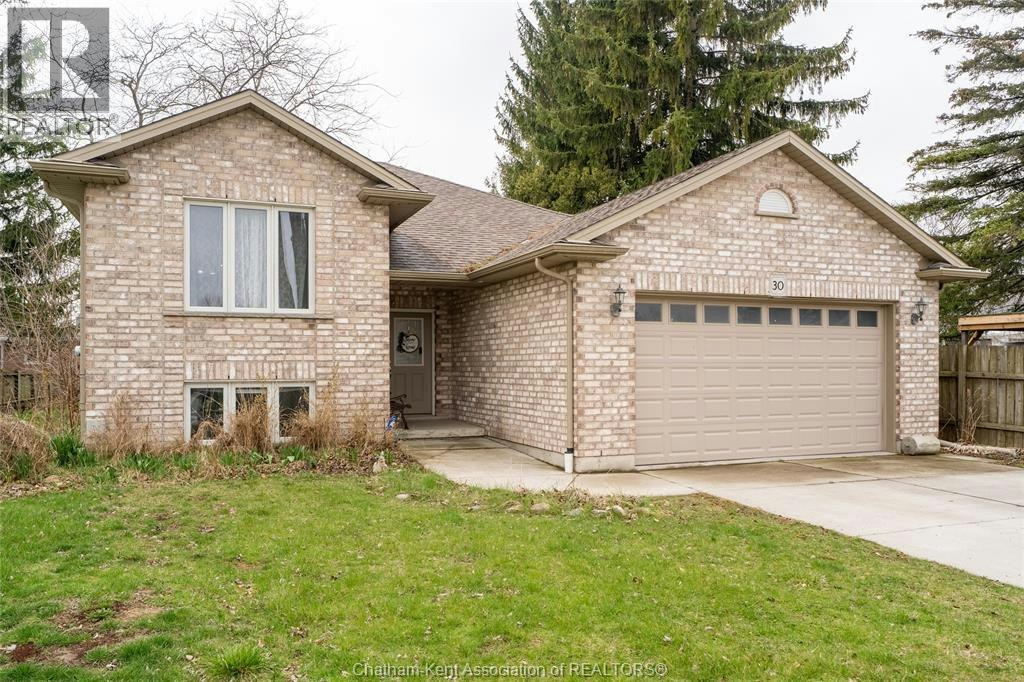 30 St Michael Avenue, Chatham-Kent, ON, N7M 2E4