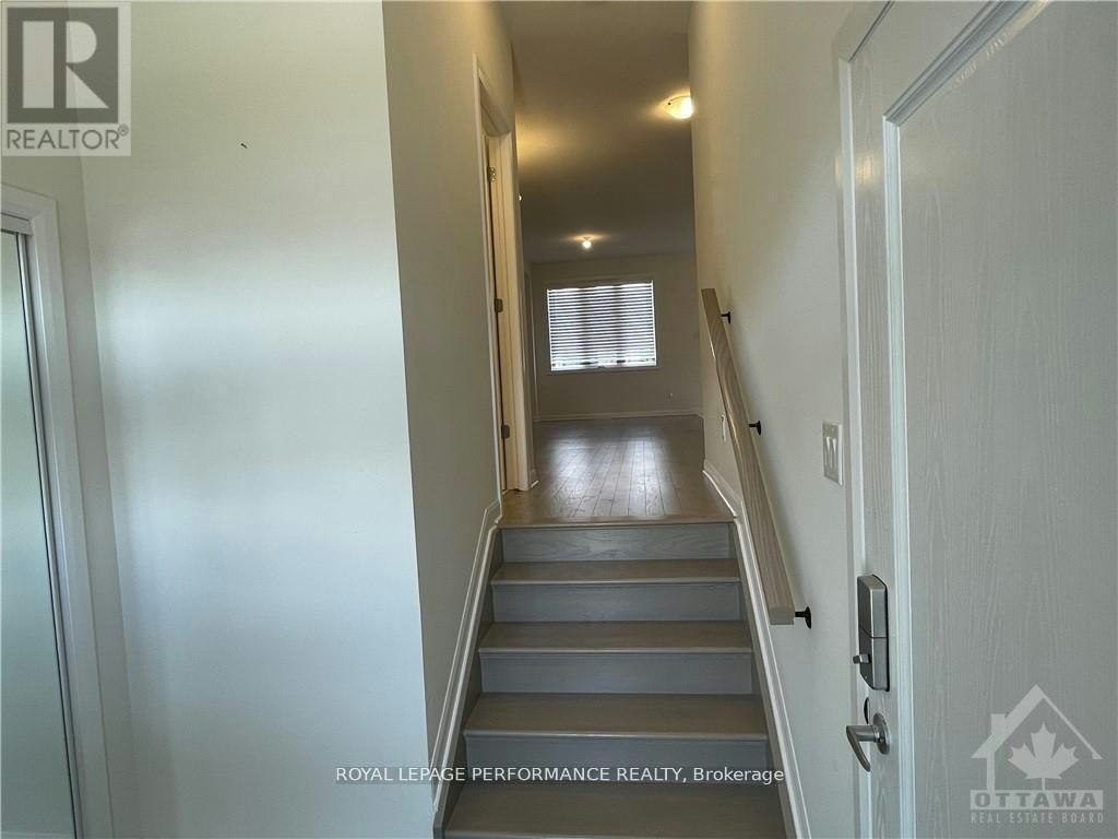 1039 Speedvale Court, Ottawa, ON, K2T 0P6 - 3