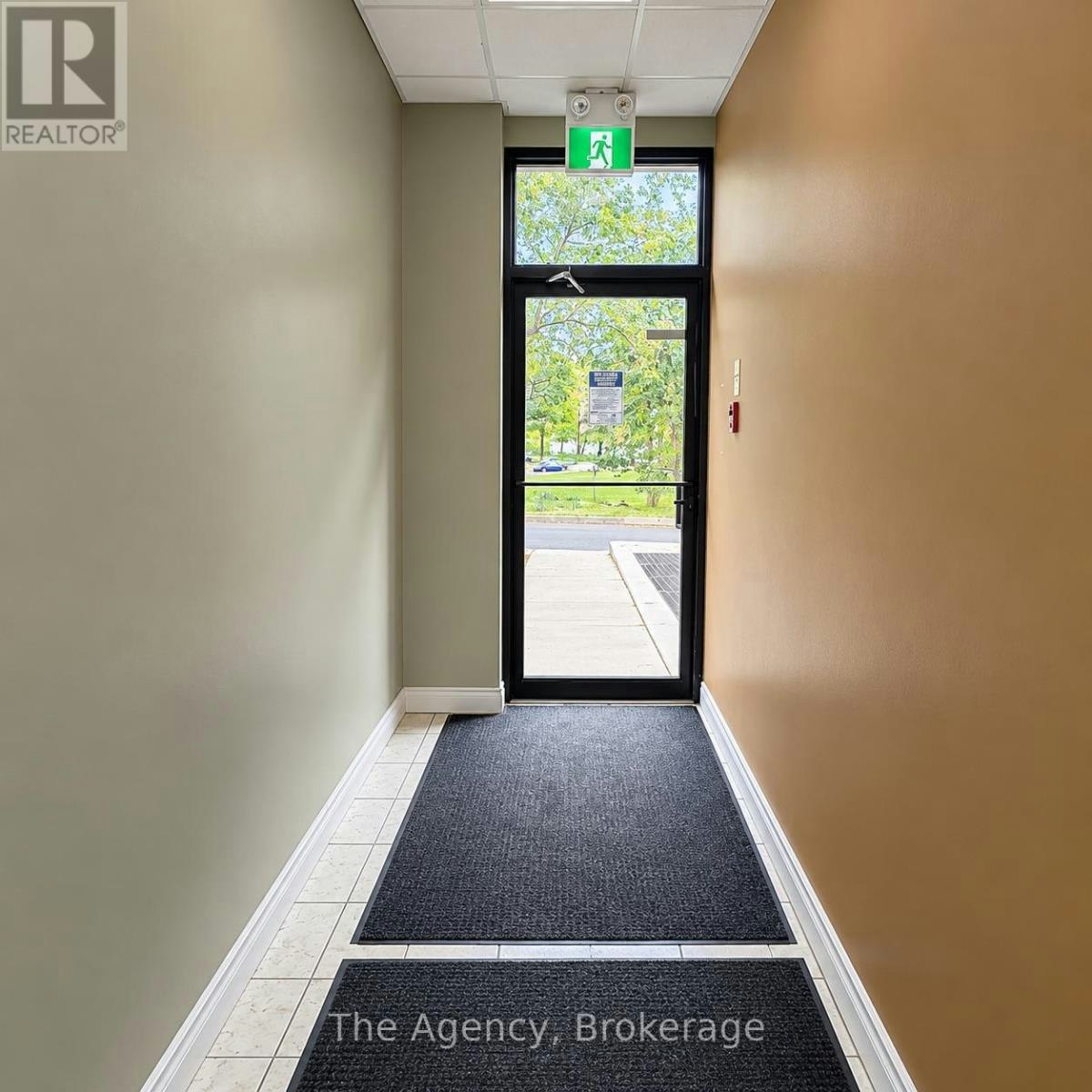106-2200 Sherobee Road, Mississauga, ON, L5A 3Y3 - 5