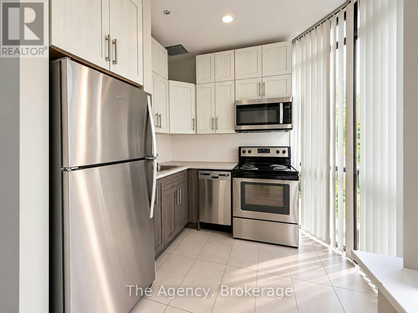 106-2200 Sherobee Road, Mississauga, ON, L5A 3Y3 - 8