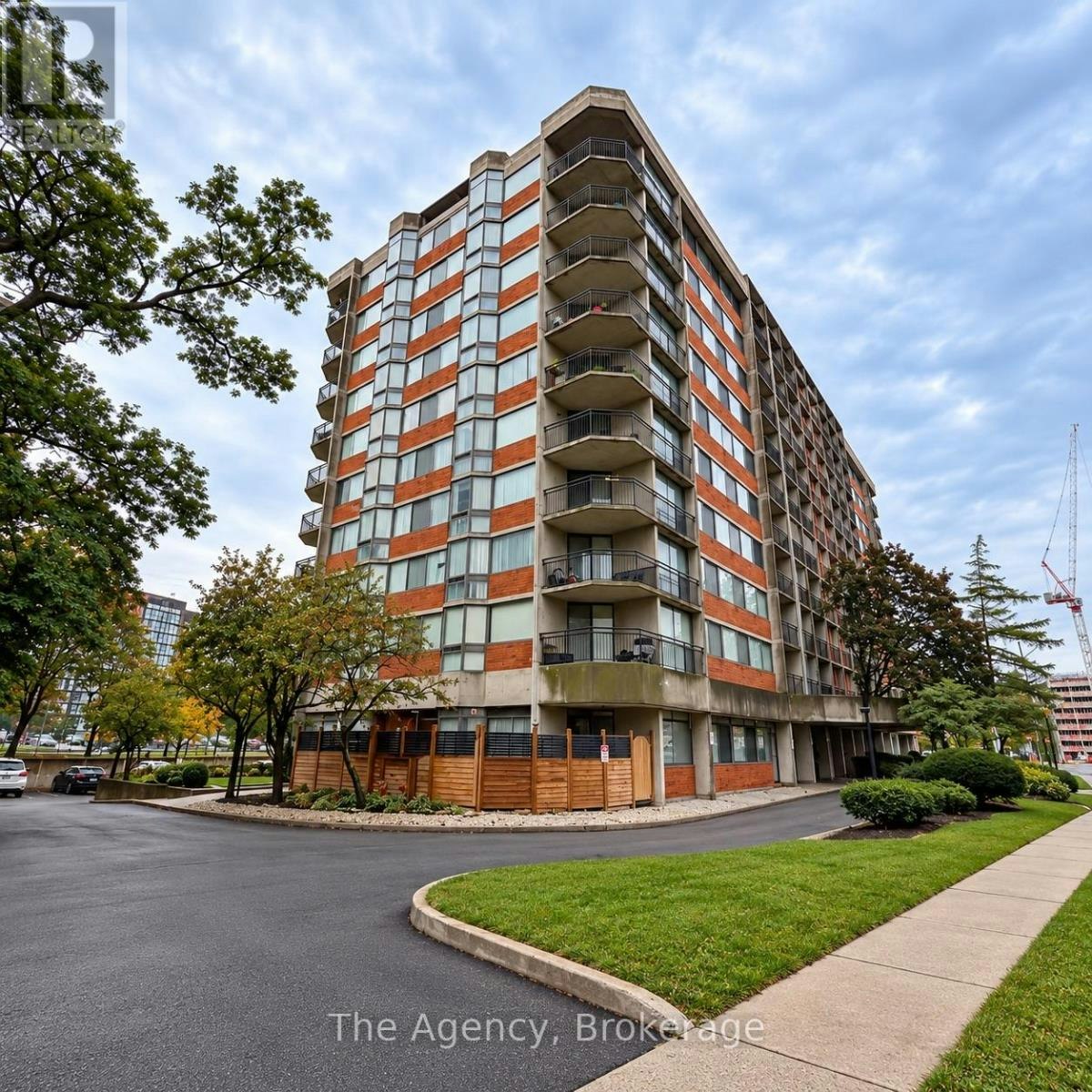 106-2200 Sherobee Road, Mississauga, ON, L5A 3Y3 - 3