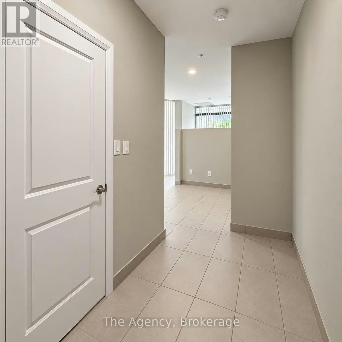 106-2200 Sherobee Road, Mississauga, ON, L5A 3Y3 - 6