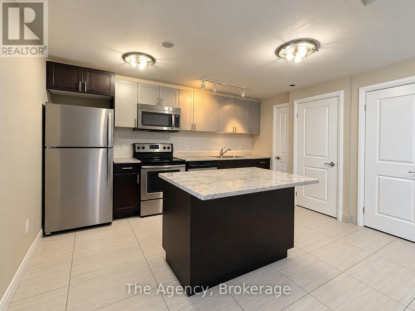 201-2200 Sherobee Road, Mississauga, ON, L5A 3Y3 - 3