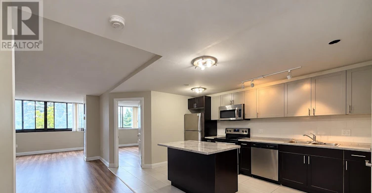 201-2200 Sherobee Road, Mississauga, ON, L5A 3Y3 - 2