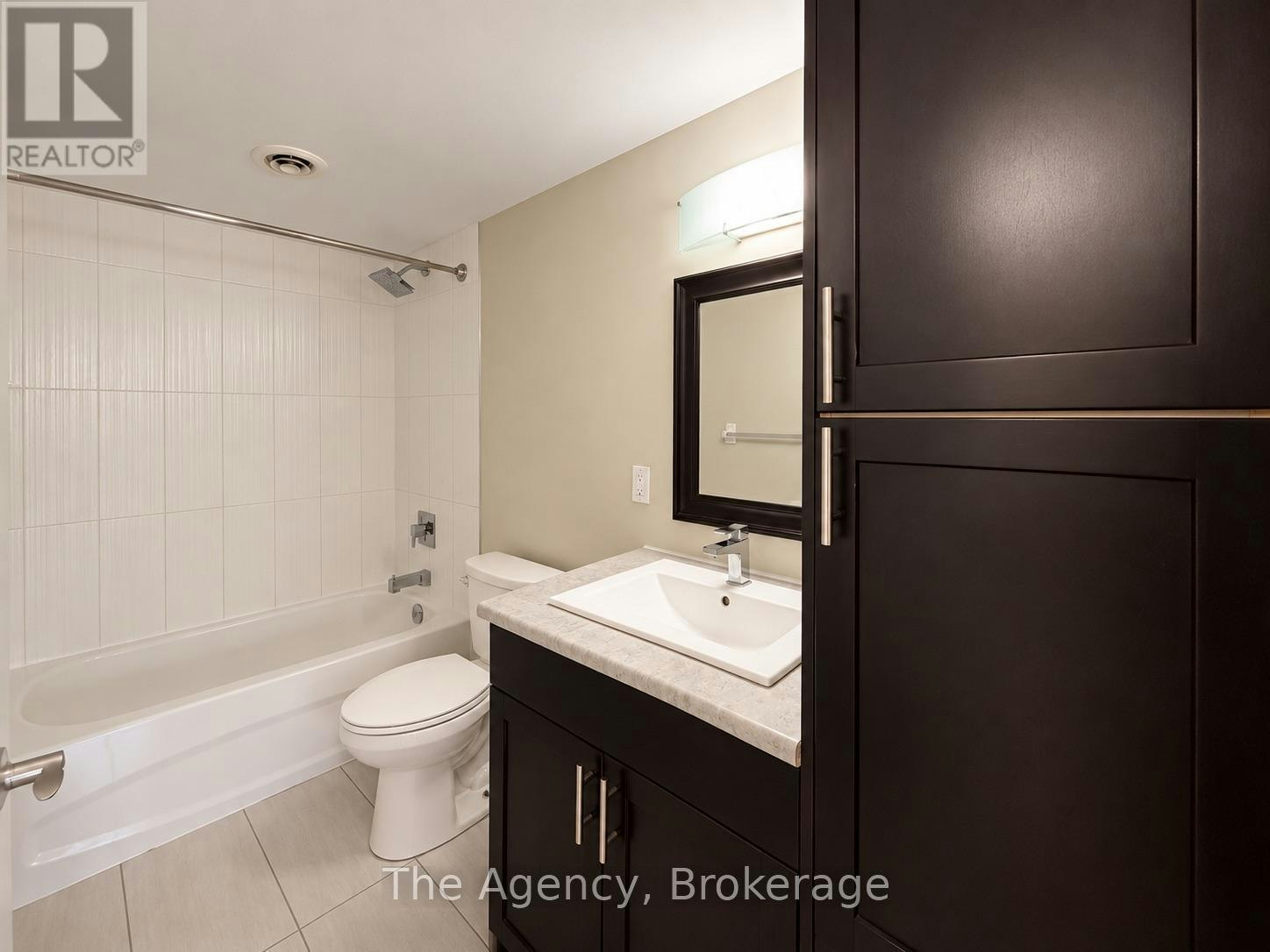 201-2200 Sherobee Road, Mississauga, ON, L5A 3Y3 - 8
