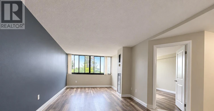 201-2200 Sherobee Road, Mississauga, ON, L5A 3Y3 - 6