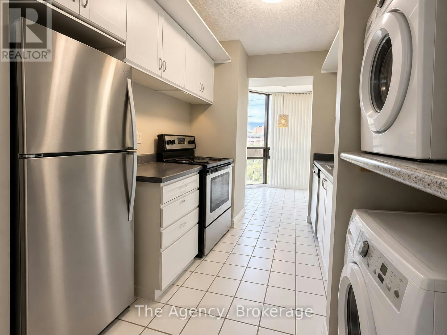 204-2200 Sherobee Road, Mississauga, ON, L5A 3Y3 5