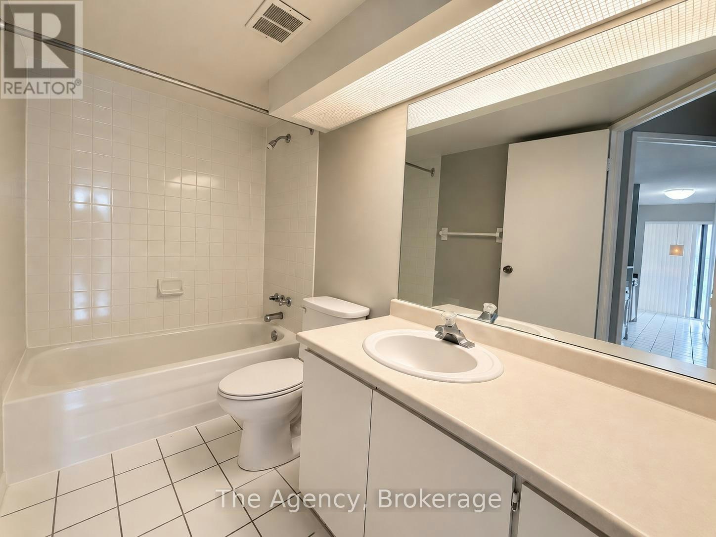 204-2200 Sherobee Road, Mississauga, ON, L5A 3Y3 - 13
