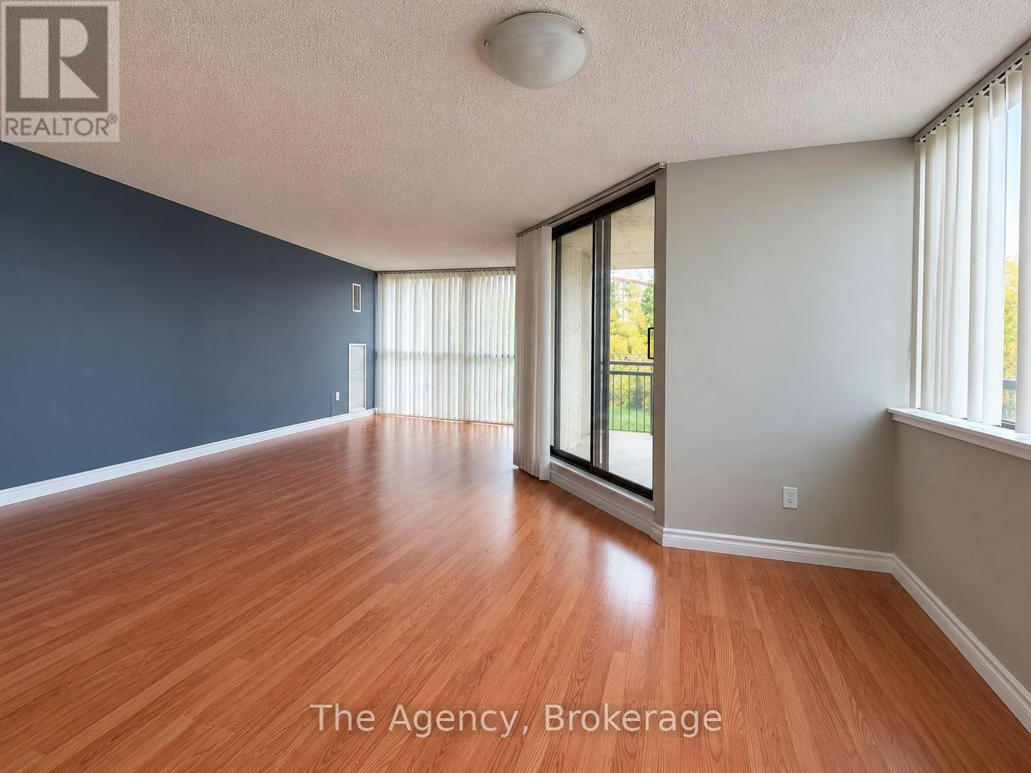 204-2200 Sherobee Road, Mississauga, ON, L5A 3Y3 3
