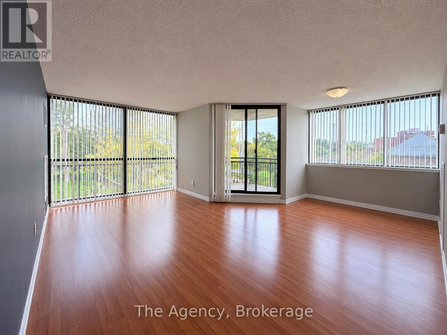 204-2200 Sherobee Road, Mississauga, ON, L5A 3Y3 2