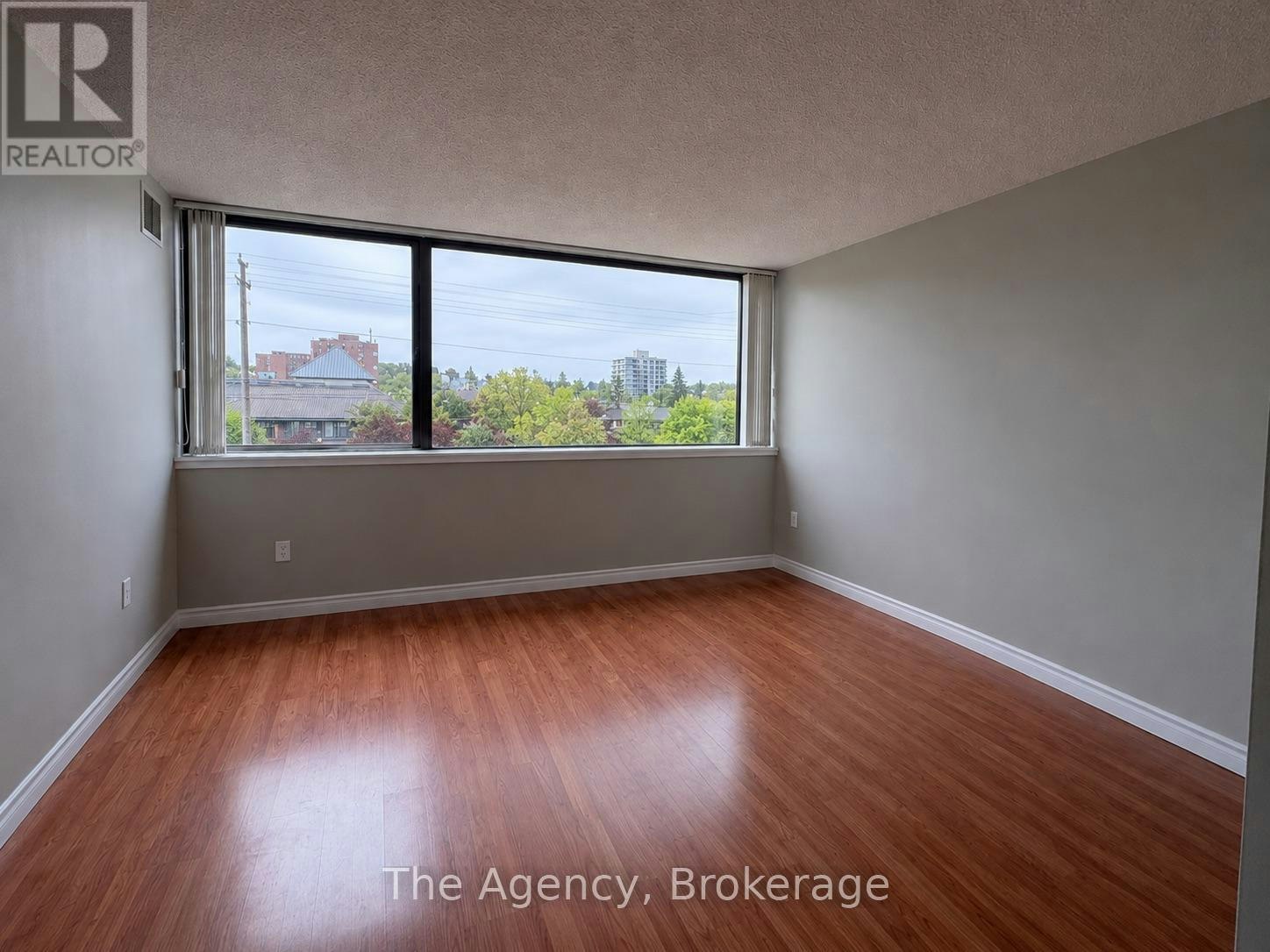 204-2200 Sherobee Road, Mississauga, ON, L5A 3Y3 - 8