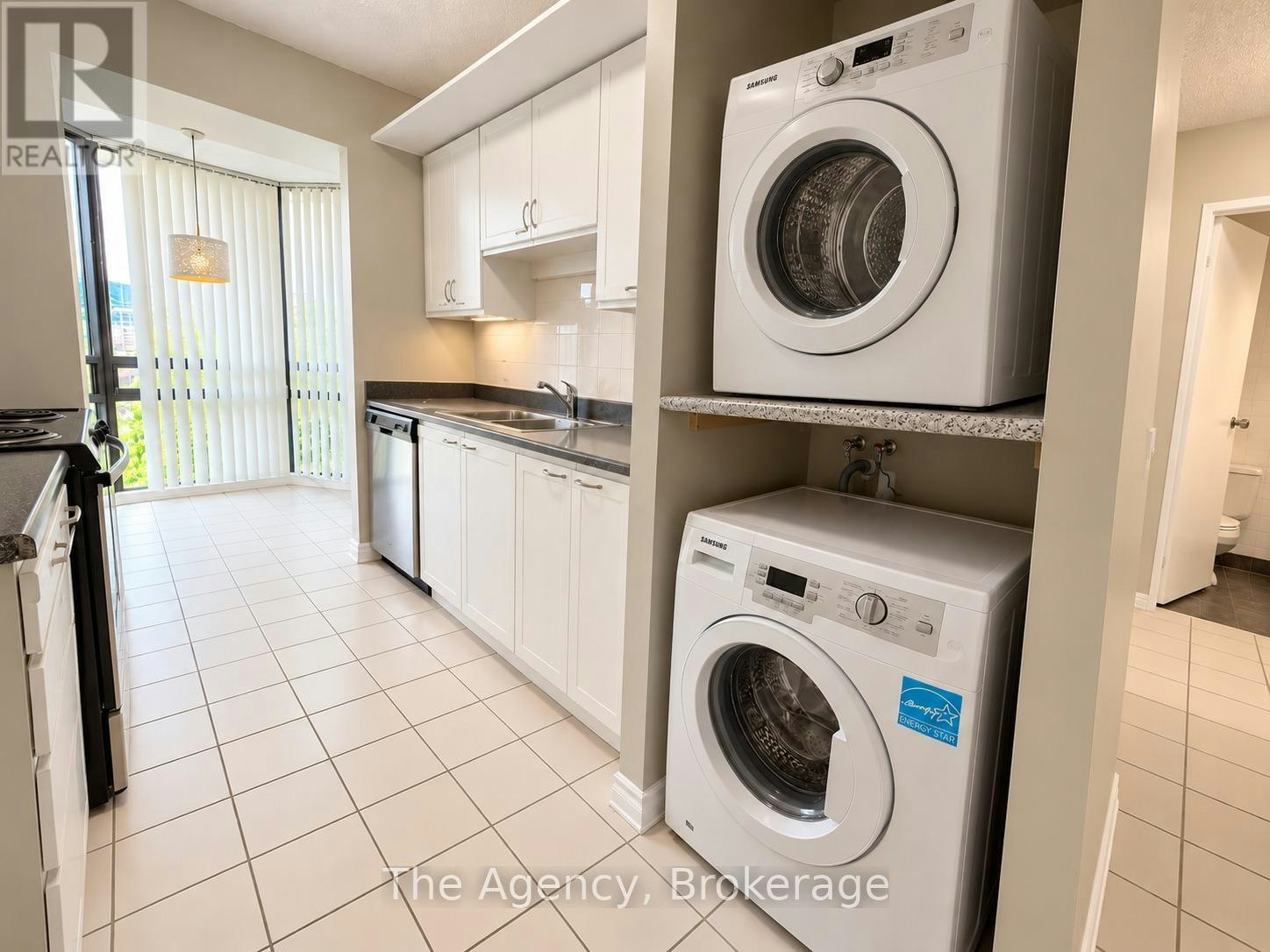 204-2200 Sherobee Road, Mississauga, ON, L5A 3Y3 4