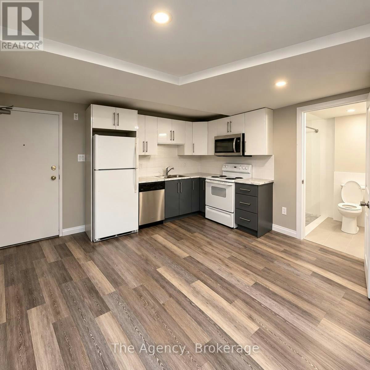 BOO2-2200 Sherobee Road, Mississauga, ON, L5A 3Y3 5