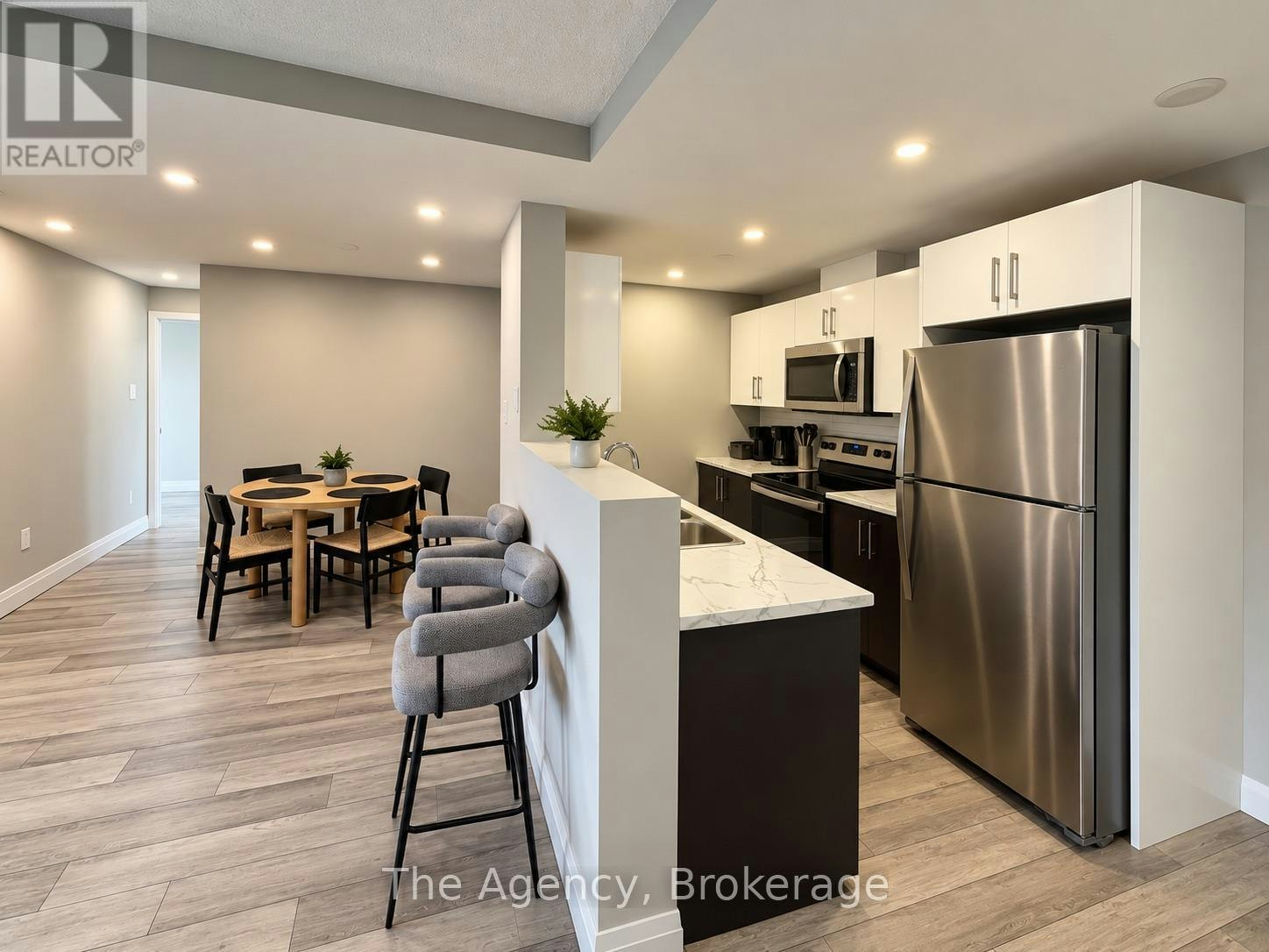403-2200 Sherobee Road, Mississauga, ON, L5A 3Y3 - 3