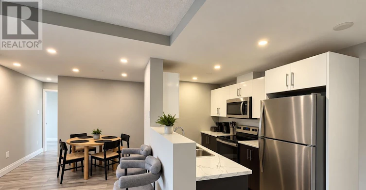 403-2200 Sherobee Road, Mississauga, ON, L5A 3Y3 - 3