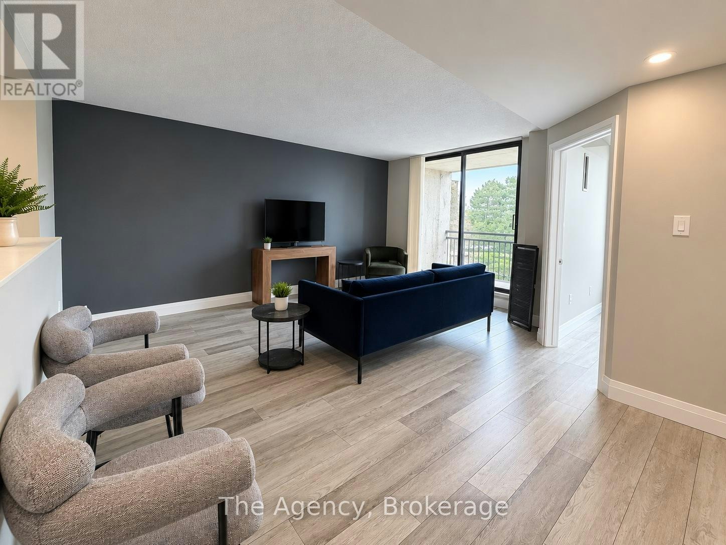 403-2200 Sherobee Road, Mississauga, ON, L5A 3Y3 - 5