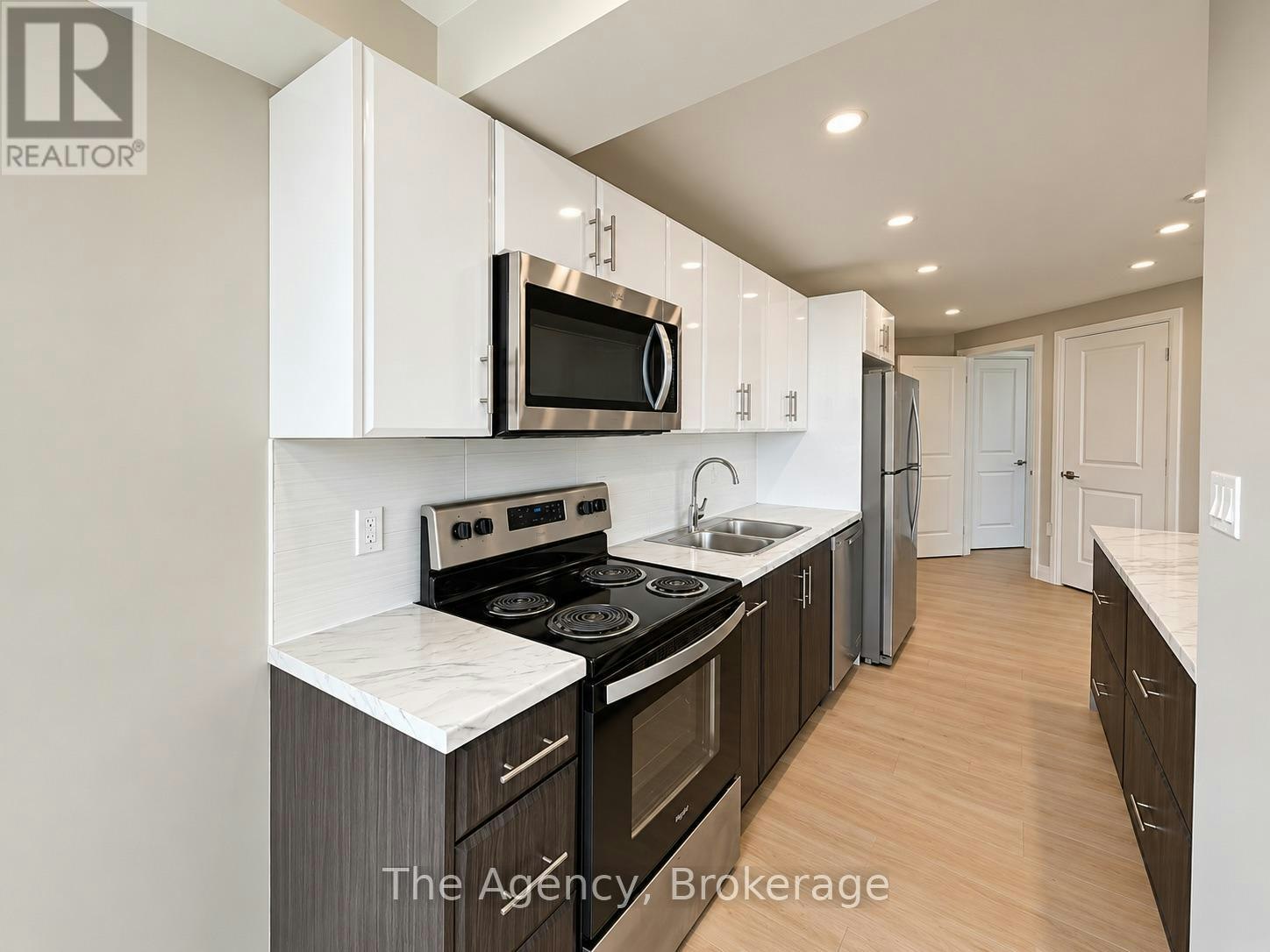 810-2200 Sherobee Road, Mississauga, ON, L5A 3Y3 5