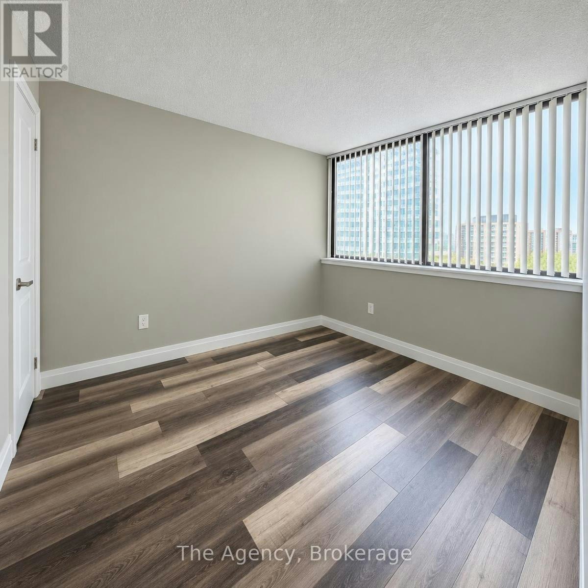 812-2200 Sherobee Road, Mississauga, ON, L5A 3Y3 - 9