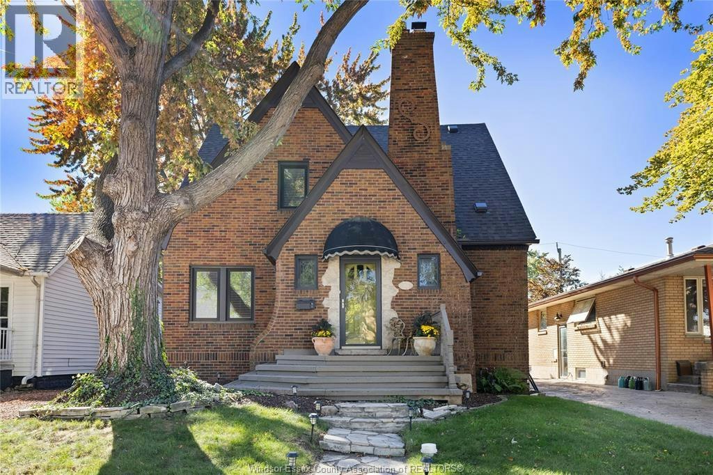 265 Isabelle, Windsor, ON, N8S 3A7