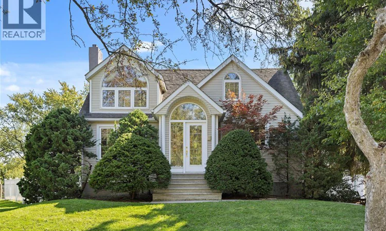 3926 Roseland Drive West