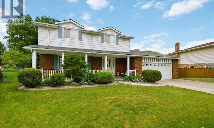821 Danbury Crescent
