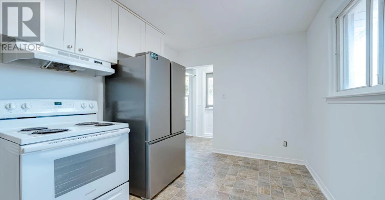 UPPER LEVEL-166 Cherrywood Drive, Newmarket, ON, L3Y 2X7 - 24