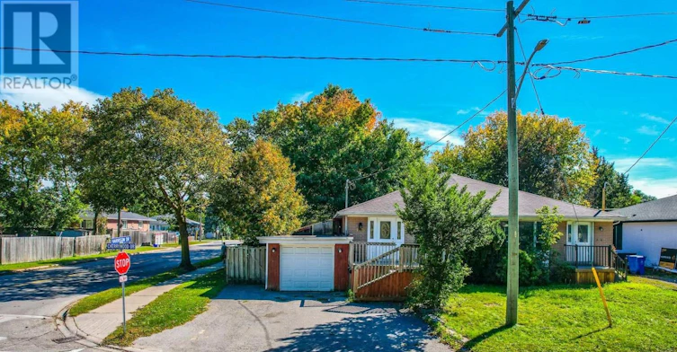 UPPER LEVEL-166 Cherrywood Drive, Newmarket, ON, L3Y 2X7 - 7