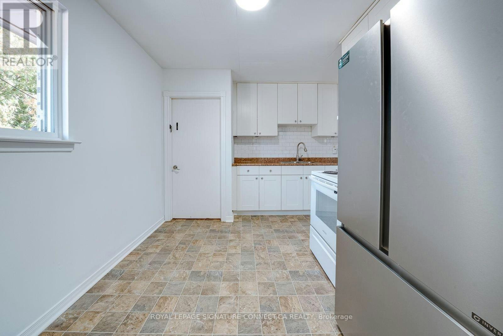 UPPER LEVEL-166 Cherrywood Drive, Newmarket, ON, L3Y 2X7 - 20