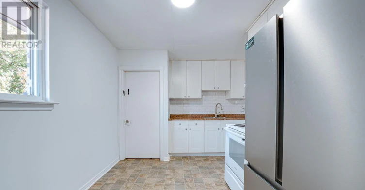 UPPER LEVEL-166 Cherrywood Drive, Newmarket, ON, L3Y 2X7 - 20