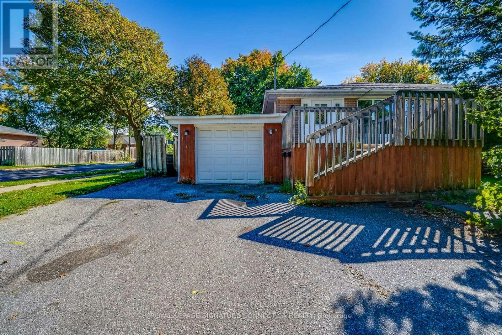 UPPER LEVEL-166 Cherrywood Drive, Newmarket, ON, L3Y 2X7 - 5