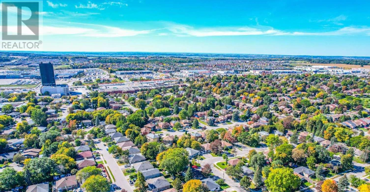 UPPER LEVEL-166 Cherrywood Drive, Newmarket, ON, L3Y 2X7 - 16