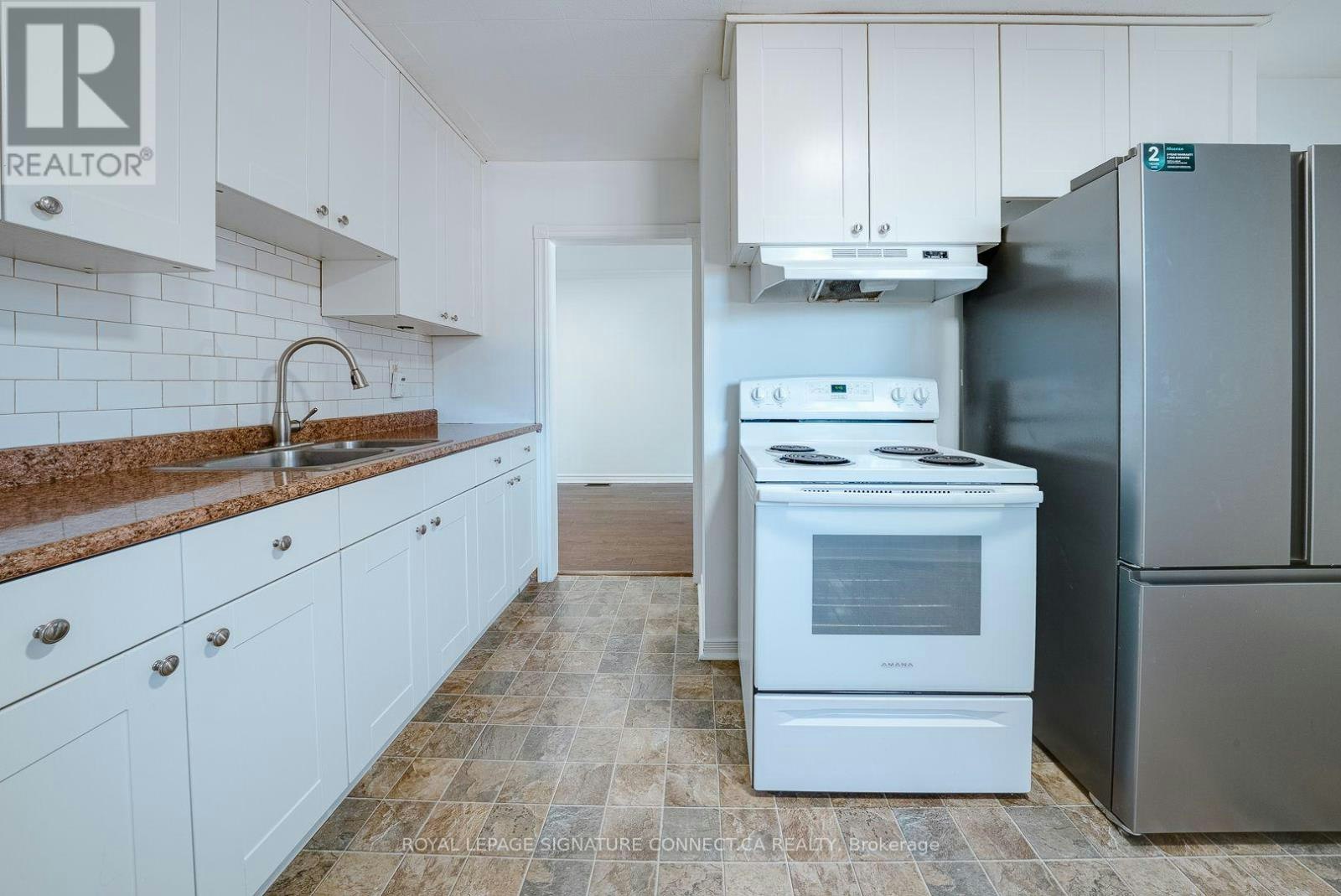 UPPER LEVEL-166 Cherrywood Drive, Newmarket, ON, L3Y 2X7 - 23