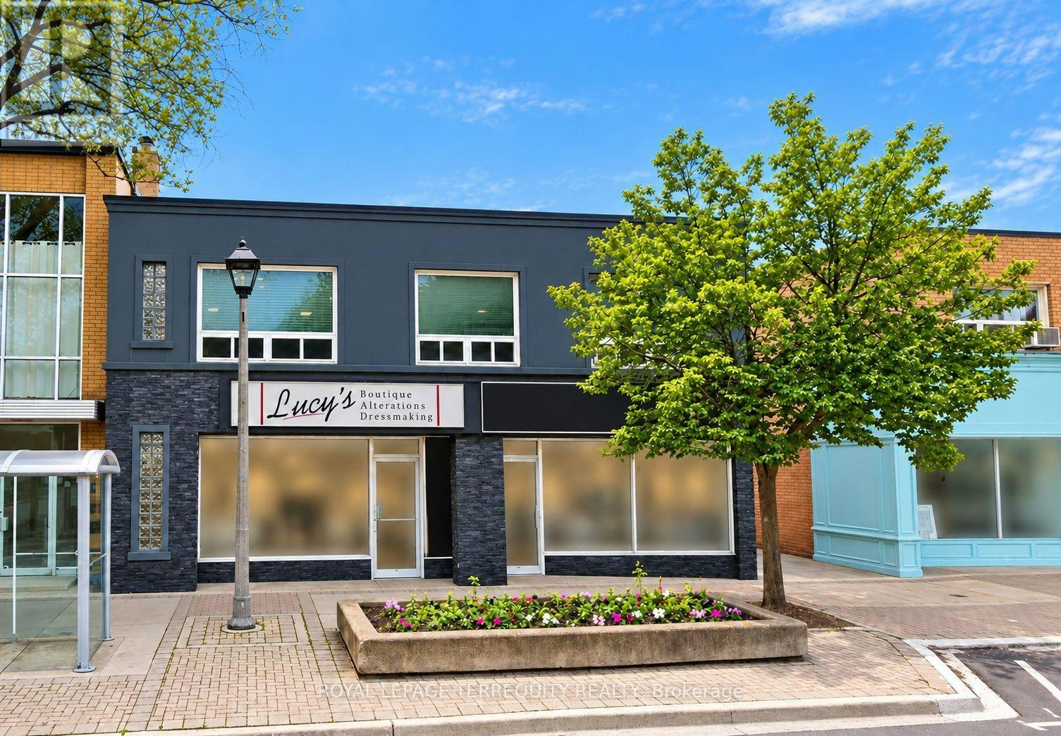 1-276 Kerr Street, Oakville, ON, L6K 3B3 1